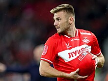 Защитник «Спартака» сделал предложение своей девушке