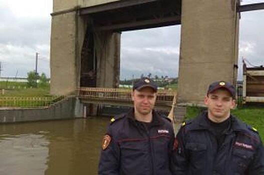 В Челябинской области спасли женщину, спрыгнувшую с плотины