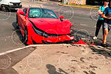 На юге Москвы в ДТП разбит Ferrari, который новым стоит 34,8 млн рублей
