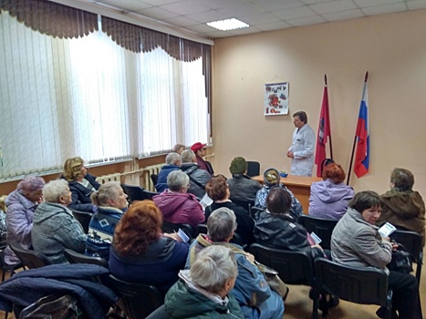 В Молжаниновском районе провели бесплатное офтальмологическое обследование пенсионеров