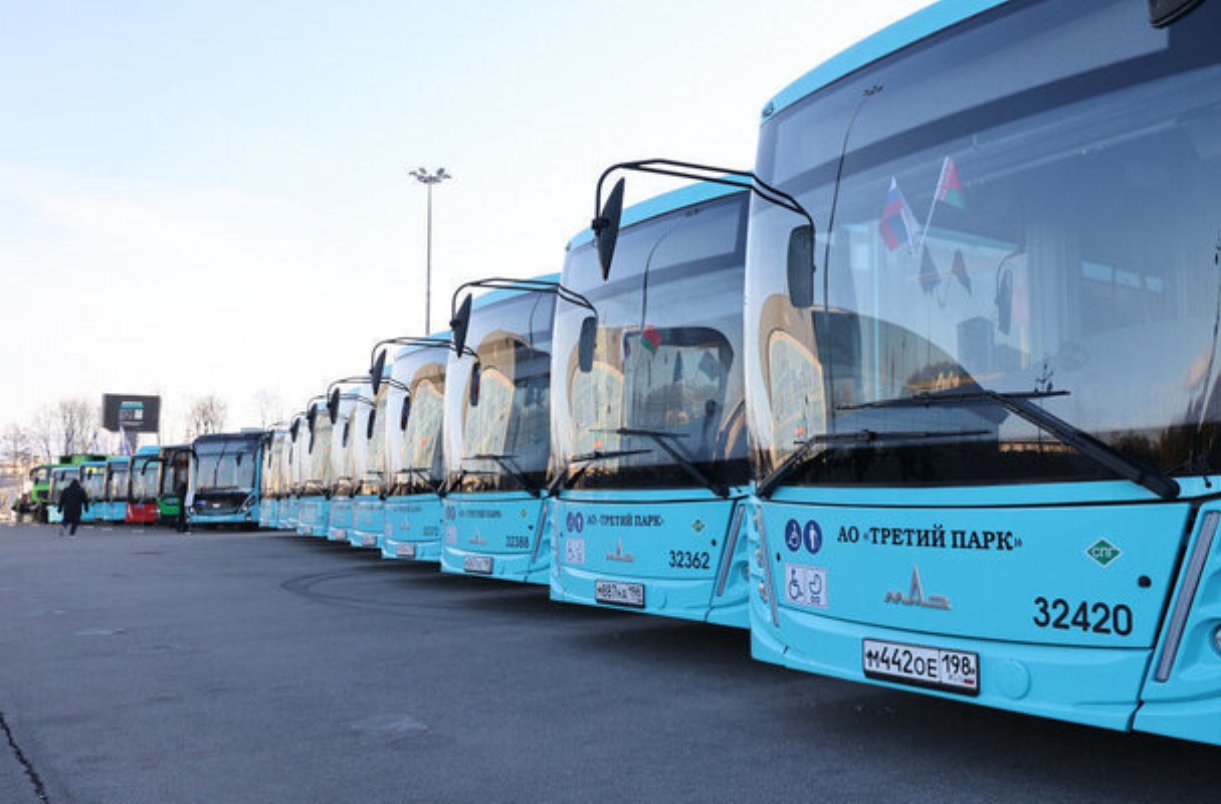 Расписание девяти автобусов согласовали с электричками на Красное Село