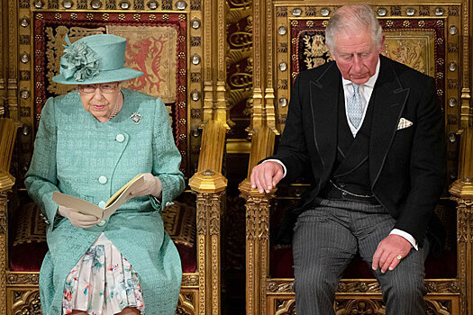 Принц Чарльз заснул во время речи королевы в палате лордов