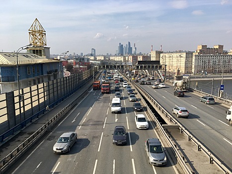 Движение в центре Москвы ограничат 14 июня из-за репетиции парада Победы