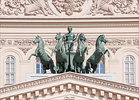 Большой театр покажет онлайн-трансляцию балета "Спартак"