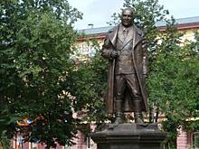 Баграмяну здесь не место. Скандальный орловский памятник переезжает?