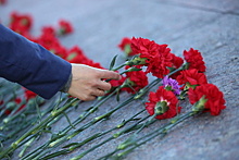 Мемориальная доска летчику С.Алейникову открыта на высотке на Кудринской площади