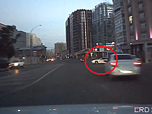 Porsche решил повернуть через сплошную. Расплата не заставил себя ждать