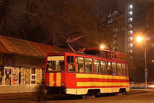 В Саратове замерли трамваи и троллейбусы на Астраханской