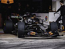 McLaren дебютировала на трассе, Mercedes раскручивает мотор: итоги утренней сессии тестов