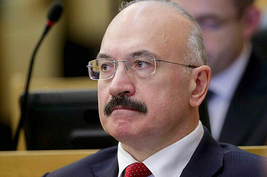 Депутат Кабышев объяснил пользу запрета на онлайн-обучение терапевтов и хирургов