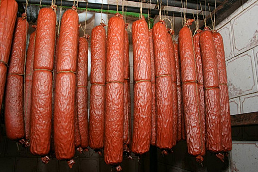 В Ливнах закрывается производство колбасы