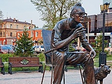 В Иркутске 9 мая впервые включат подсветку памятника Леониду Гайдаю