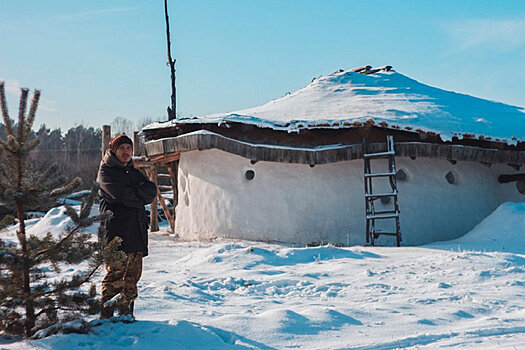 Белорус построил дом из песка и глины за тысячу долларов