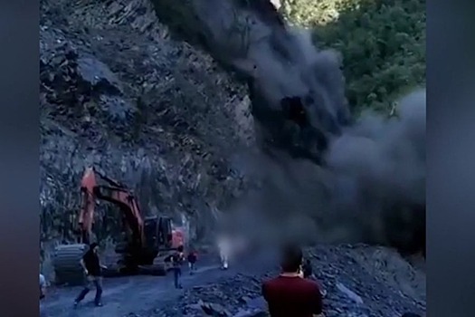 Камнепад прервал строительство дороги в Дагестане