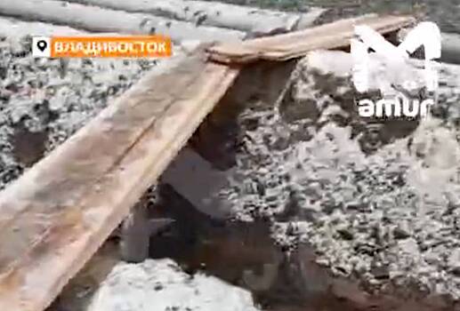 Мост в российском городе заменили опасной конструкцией