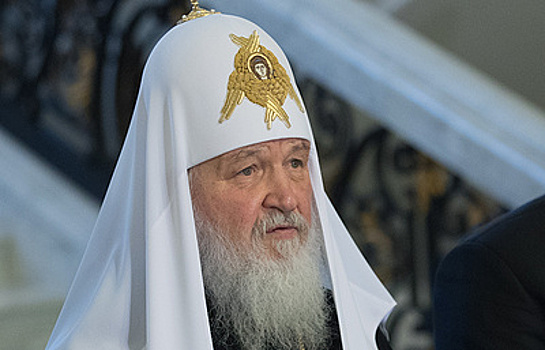 Патриарх Кирилл попросил "не извращать" театральные постановки для школьников