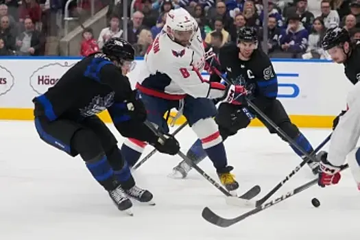 The Hockey News: Овечкин поразил Оши тем, что встал на коньки через две недели после перелома