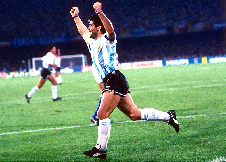 Дважды Марадона попадал в символические сборные чемпионатов мира. Также имеет титулы чемпиона Аргентины в составе клуба «Бока Хуниорс» и двукратного чемпиона Италии в составе клуба «Наполи».