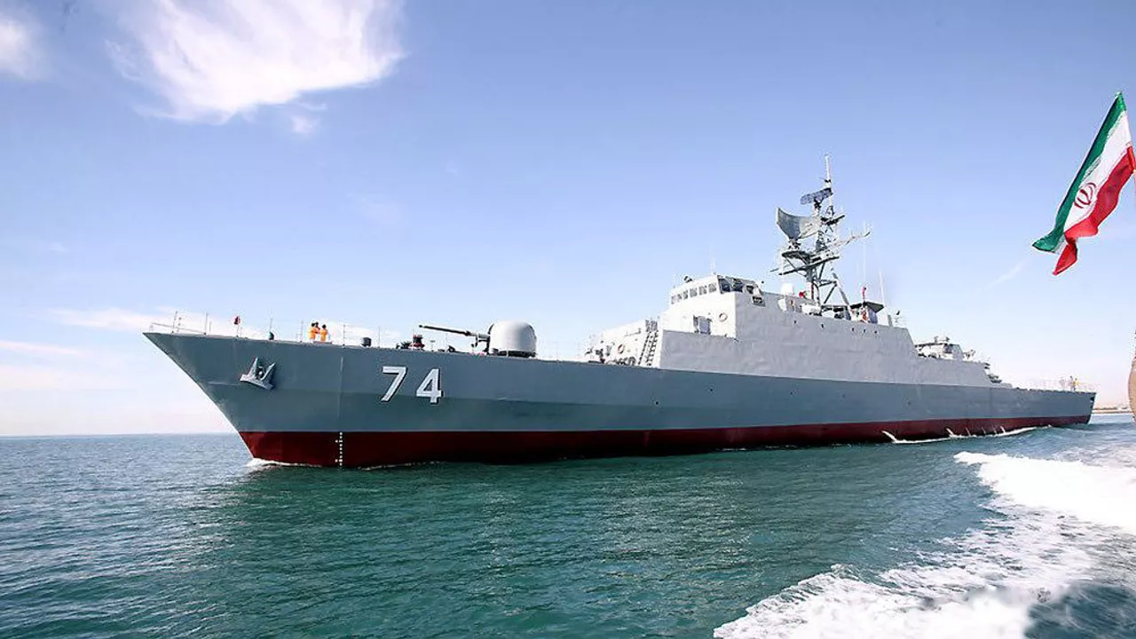 ЧП произошло на новейшем иранском эсминце Sahand