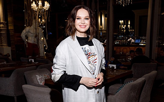 Безрукова, Кабо с сыном, Дибров с женой и другие звезды на гастроланче