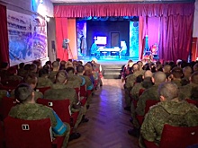 Российские миротворцы посетили пьесу «Лунное чудовище» в драматическом театре в Степанакерте