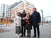 Победителю викторины ТОС вручили ключи от квартиры