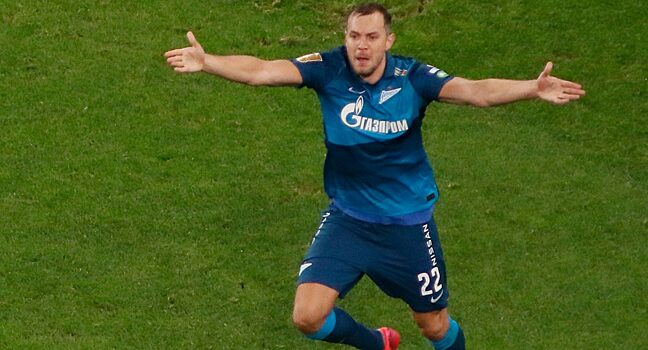 Агрессивный и злой: футбольный обозреватель прокомментировал слухи о разводе Дзюбы