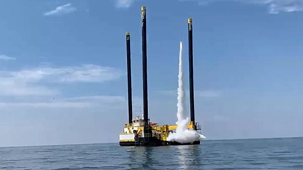 Состоялся первый пуск суборбитальной ракеты с морского космодрома США