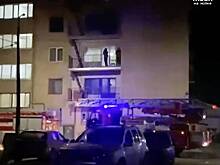 Россиян облили растворителем в их квартире и подожгли