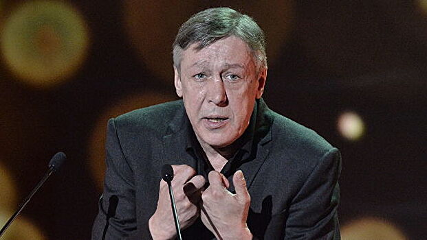 Нетрезвого Ефремова не пустили в самолет в Пулково