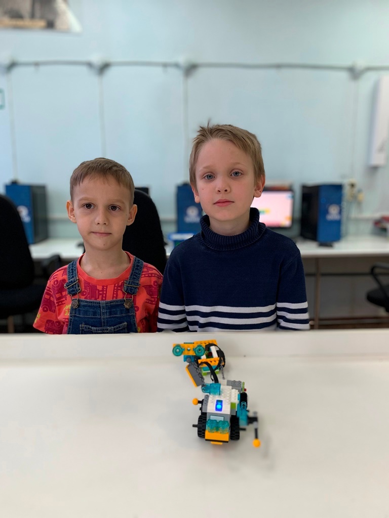 Юные техники из Волгодонска стали призерами международных соревнований по робототехнике