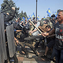 Украинская смута. Через пять после гибели под стенами Рады нацгвардейцев виновные не наказаны