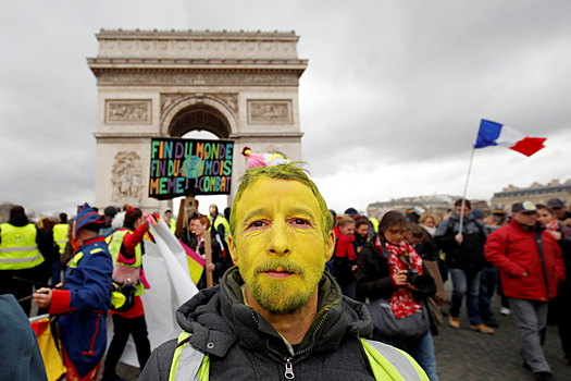 Число участников акций "желтых жилетов" во Франции вновь сократилось