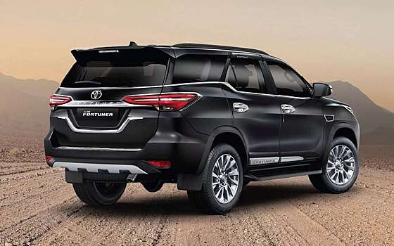 Toyota Fortuner 2025: спорный «макияж» для ветерана