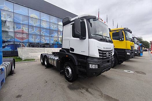 КамАЗ-65956 представлен на ВДНХ: новый седельный тягач за 10 миллионов рублей