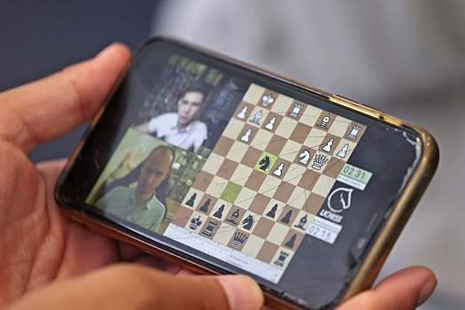 На вопросы корреспондента "РГ" отвечают две заметнейшие фигуры российских шахмат