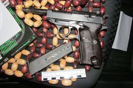 В Чистополе полицейские изъяли пистолет у пьяного водителя