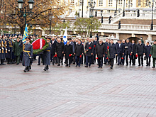 Секретари совбезов стран СНГ возложили венок к Вечному огню в Москве