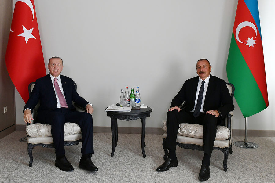 Turški vojaški helikopter strmoglavil blizu gruzijsko-azerbajdžanske meje