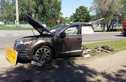 Аварийный «краш-тест» Audi Q7 разорвал машину надвое