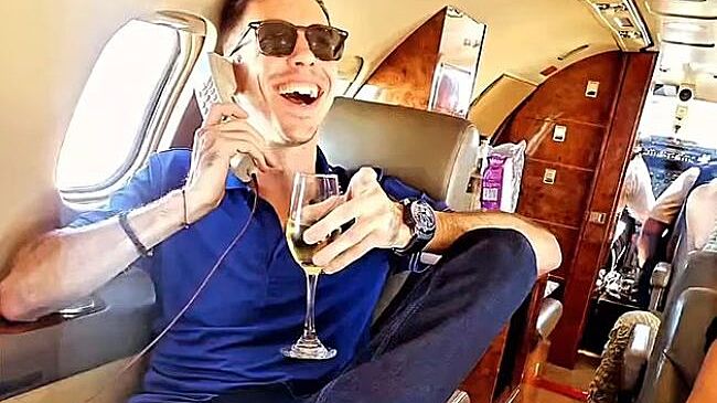 Бывший бортпроводник годами выдавал себя за пилота и бесплатно путешествовал