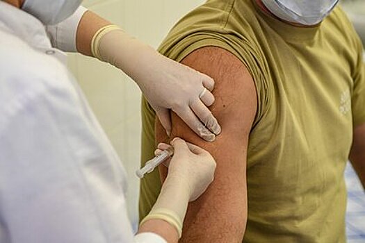 В Петербурге полный курс вакцинации прошли более 1 млн человек