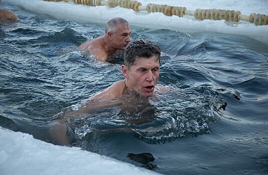 Во Владивостоке открыли центр зимнего плавания