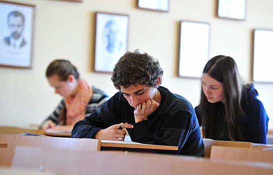 Выпускники крымских школ не будут сдавать ЕГЭ