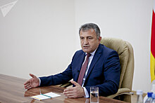 Бибилов жестко раскритиковал подрядчиков на стройках в Южной Осетии