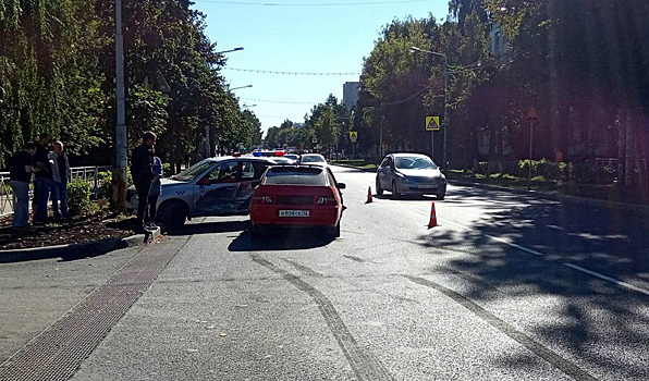 В Йошкар-Оле 19-летний водитель спровоцировал аварию