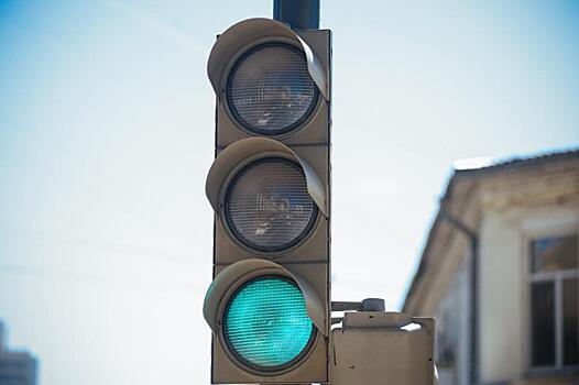 «Тут постоянно сбивают»: в центре Владивостока две девушки пострадали из-за невнимательного водителя