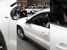 Жительница Видного дважды чуть не переехала остановившего ее полицейского