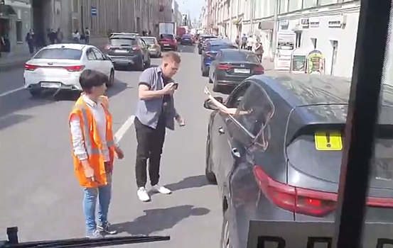 Футболистка из Новосибирска напала на журналиста в Петербурге