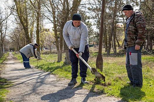 В Анапе на Симферопольском шоссе строят новый тротуар